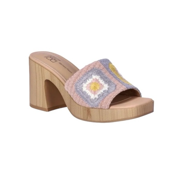 Crochet Bohemian Mid-Heel Sandals - Picture 3 of 12